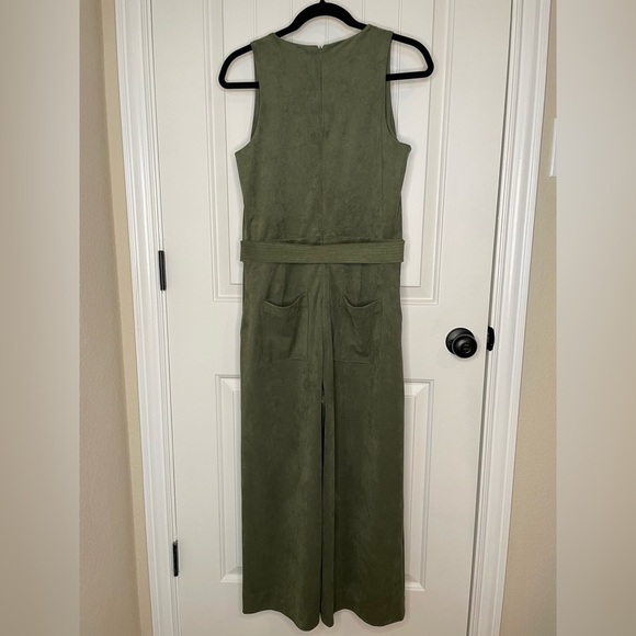 Banana Republic Sage Green Vegan Suede Jumpsuit Size 6 - Picture 4 of 16